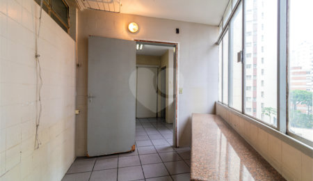 Apartamento à venda com 3 quartos, sendo 1 suíte,  em Higienópolis, São Paulo, SP