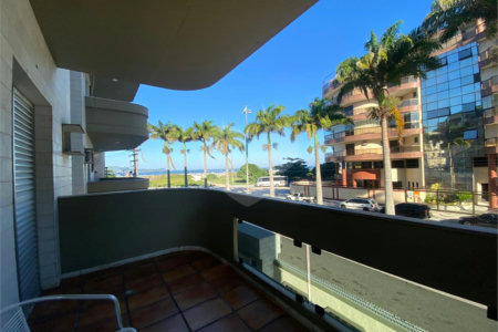 Apartamento à venda com 3 quartos, sendo 1 suíte,  em Vila Nova, Cabo Frio, RJ
