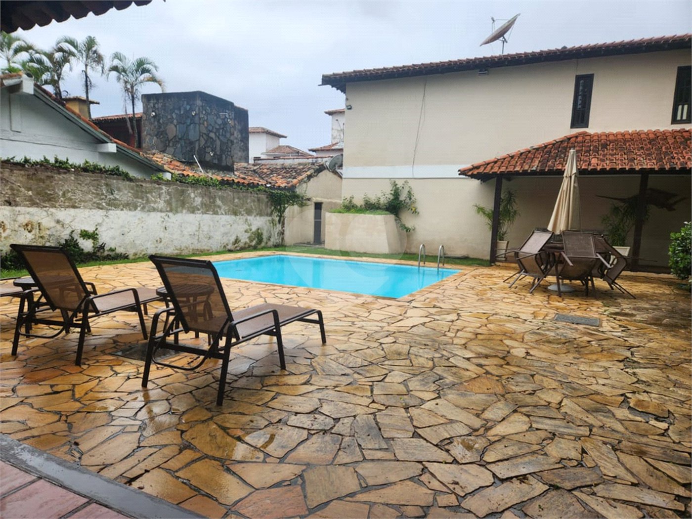 Casa em condomínio à venda ou para alugar com 2 quartos, sendo 1 suíte,  em Geribá, Armação dos Búzios, RJ