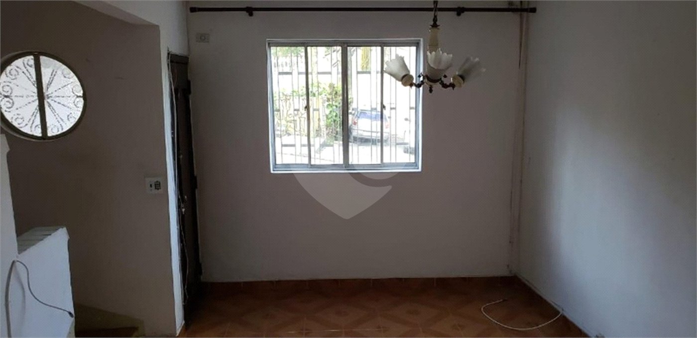 Sobrado à venda com 2 quartos em Santana, São Paulo, SP