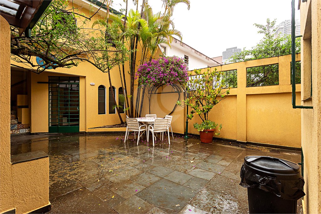 Casa à venda com 3 quartos, sendo 1 suíte, em Chácara Santo Antônio, São Paulo, SP