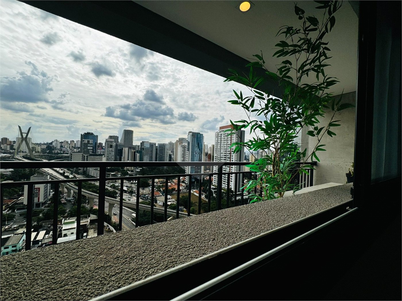Apartamento à venda com 3 quartos em Vila Cordeiro, São Paulo, SP