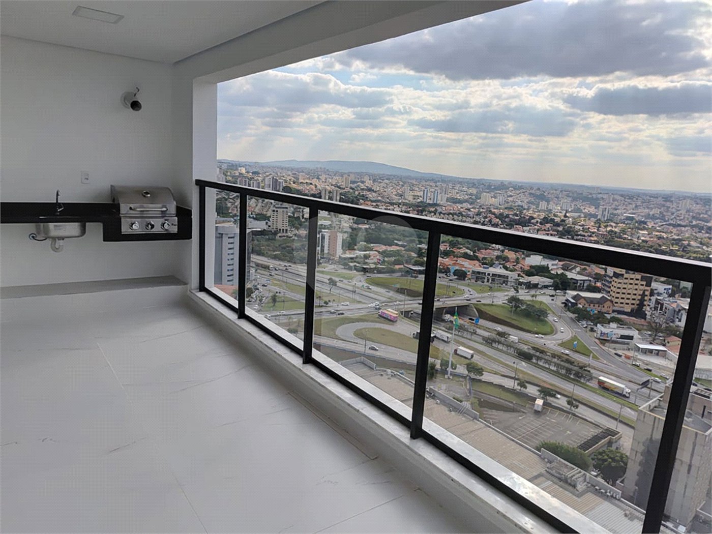 Apartamento à venda com 3 suítes em Parque Campolim, Sorocaba, SP