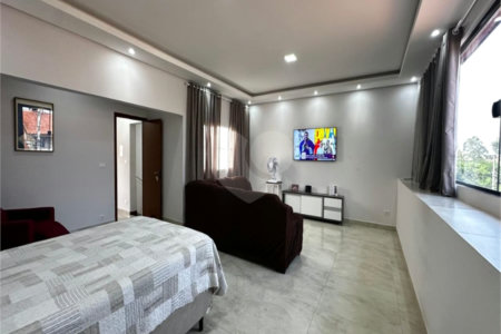 Sobrado à venda com 4 quartos, sendo 1 suíte, em Wanel Ville, Sorocaba, SP