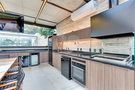 Casa à venda com 4 suítes no condomínio Jardim Flora, São Paulo - SP