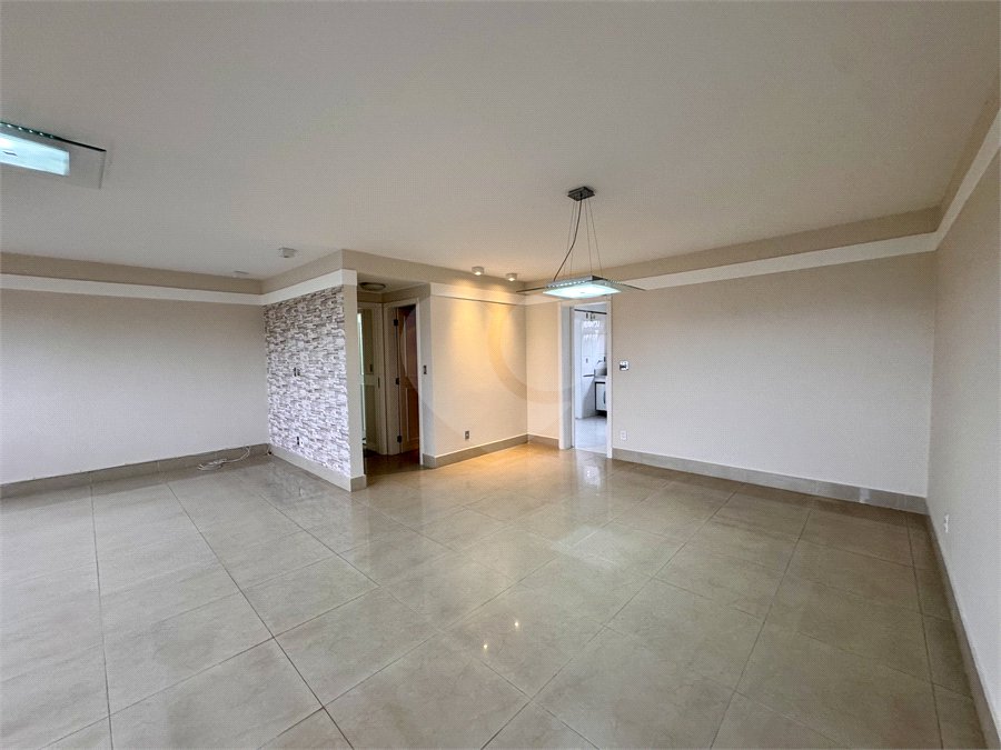 Apartamento à venda com 4 quartos, sendo 1 suíte,  em Horto Florestal, São Paulo, SP