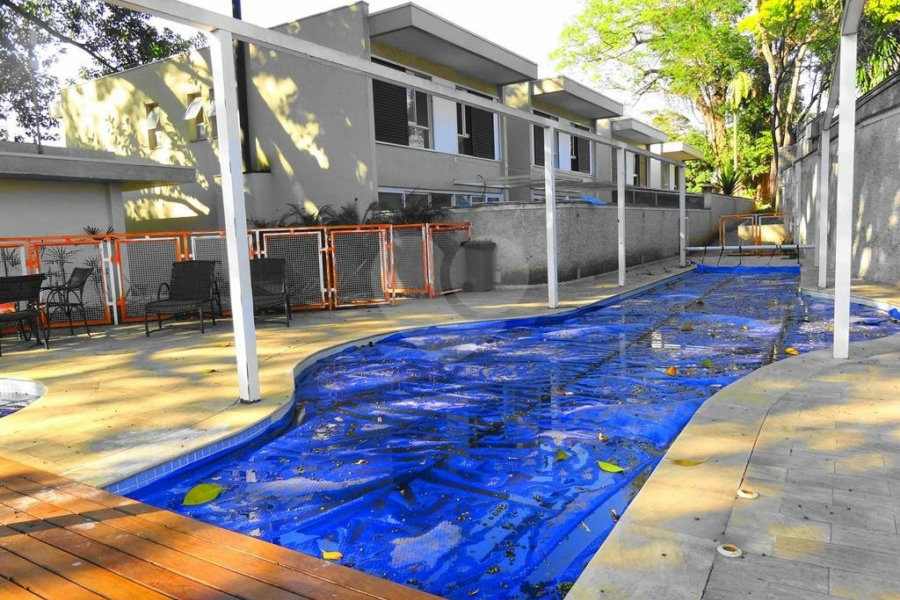 Casa à venda com 4 quartos, sendo 3 suítes,  no condomínio Domus, São Paulo - SP
