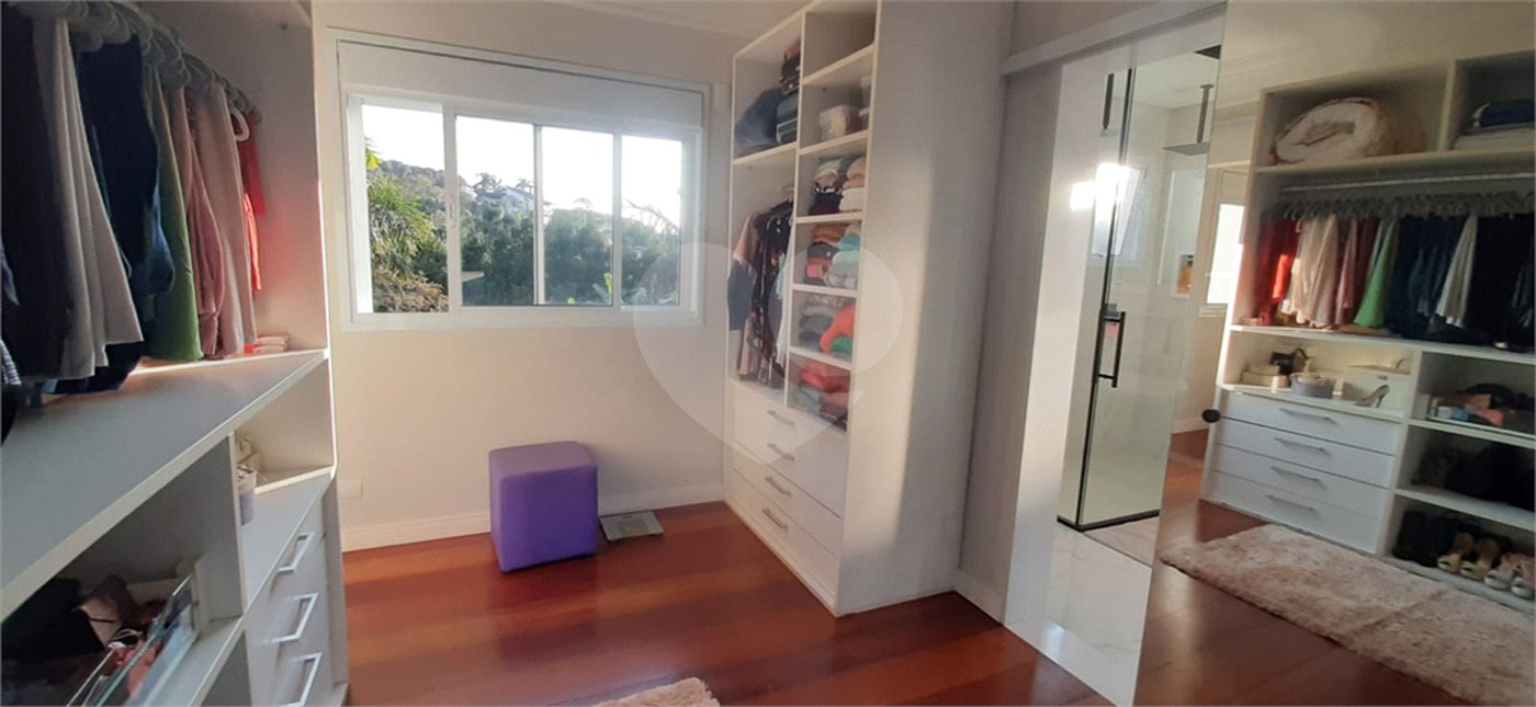 Casa à venda com 4 suítes no condomínio Suíça da Cantareira, Mairiporã - SP