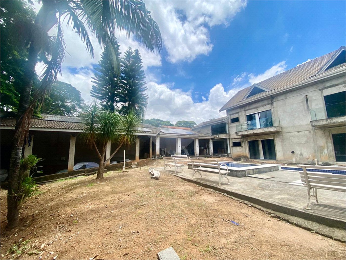 Casa para alugar com 5 quartos, sendo 3 suítes,  em Samambaia Parque Residencial, Atibaia, SP