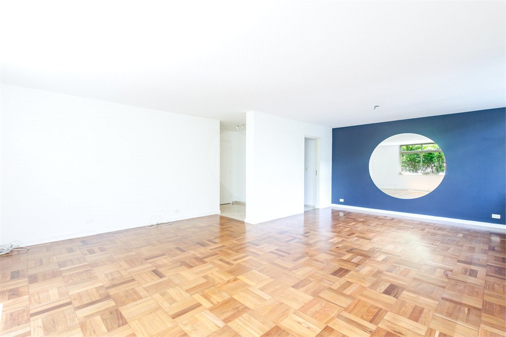 Apartamento à venda com 3 quartos, sendo 1 suíte, em Jardim Europa, São Paulo, SP