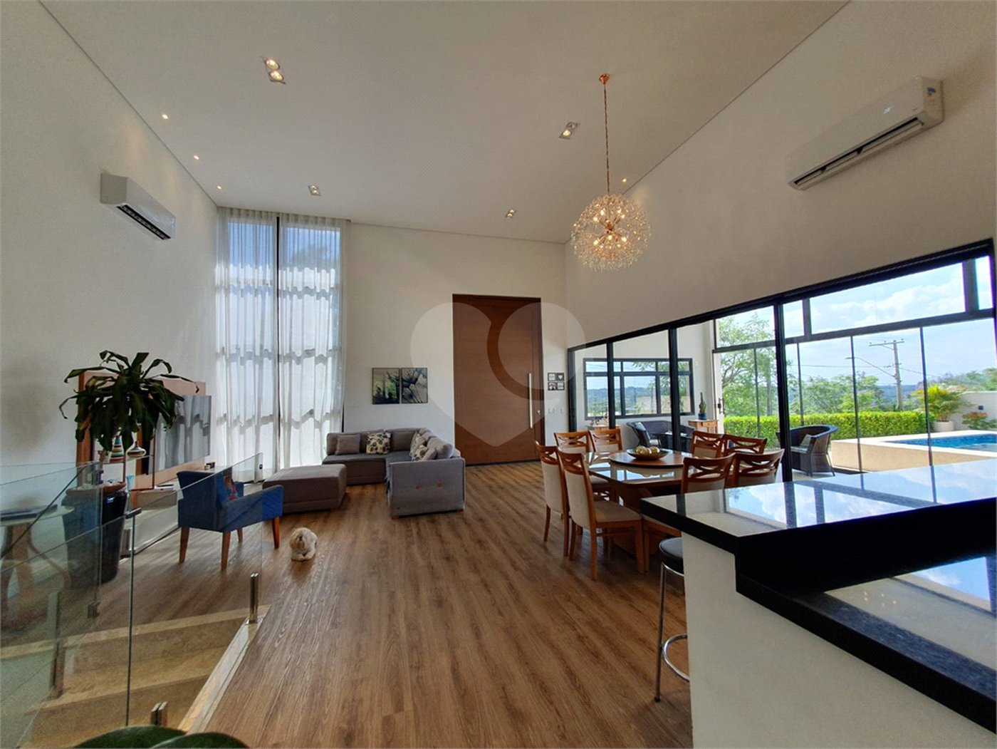 Casa à venda com 6 quartos, sendo 5 suítes, no condomínio Jardim Primavera, Louveira - SP