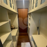 Casa à venda com 5 quartos, sendo 3 suítes, no condomínio Recanto das Palmeiras, Rio de Janeiro - RJ