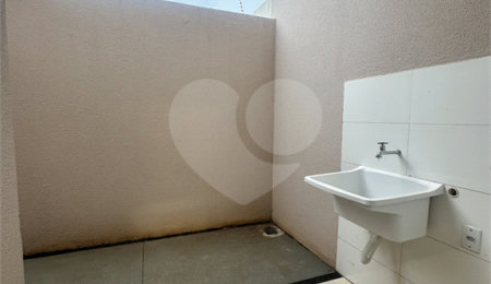Casa à venda com 3 quartos, sendo 1 suíte,  em Ipê, Três Lagoas, MS