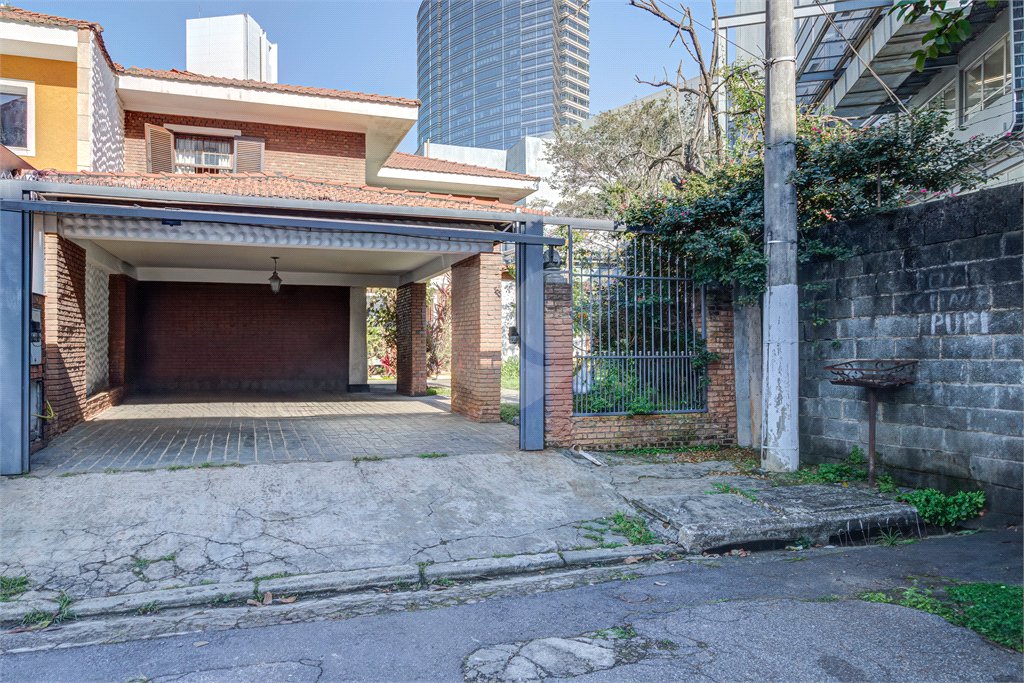 Sobrado à venda com 3 quartos, sendo 1 suíte, em Brooklin, São Paulo, SP