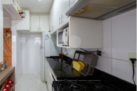 Apartamento na Mooca de 2 dormitórios, sala cozinha e banheiro, com portaria, academia e portaria.
