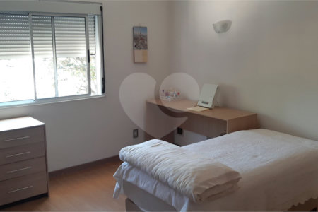 Sobrado à venda com 3 quartos, sendo 2 suítes, em Chácara Monte Alegre, São Paulo, SP