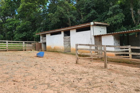 Sítio à venda com 2 quartos, sendo 1 suíte,  em Alto da Serra (mailasqui), São Roque, SP