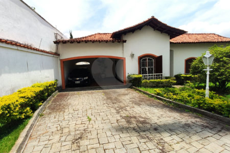 Casa Térrea à venda com 3 quartos, sendo 2 suítes, em Vila Oliveira, Mogi das Cruzes, SP
