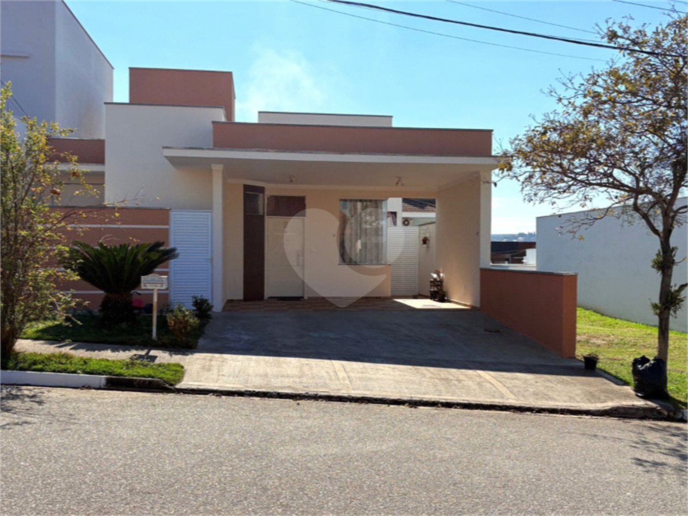 Casa à venda com 3 quartos, sendo 1 suíte,  no condomínio Jd Portugal, Sorocaba - SP