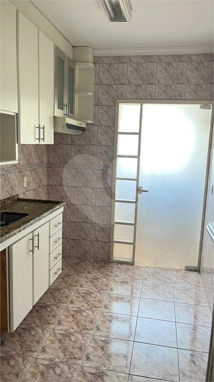 Apartamento à venda com 3 quartos em Cidade Líder, São Paulo, SP