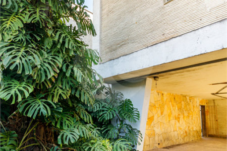 Sobrado à venda com 5 quartos, sendo 4 suítes, em Brooklin, São Paulo, SP