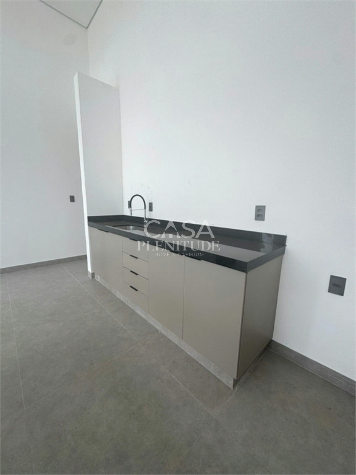 Terreno em condomínio à venda com 3 quartos, sendo 1 suíte, em Wanel Ville, Sorocaba, SP