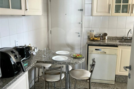Apartamento à venda com 2 suítes em Campo Belo, São Paulo, SP