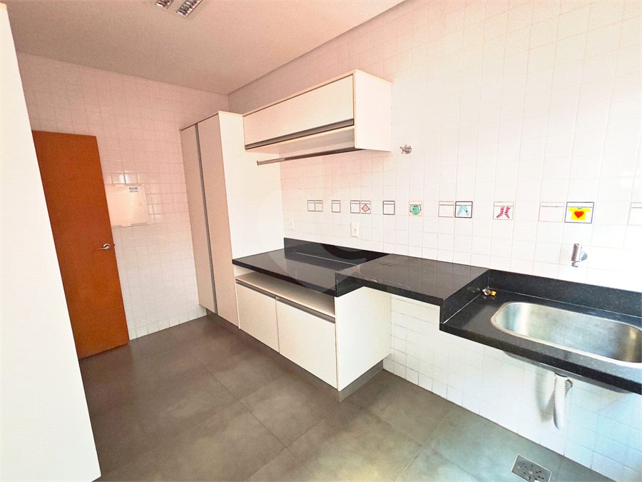 Exclusividade e Sofisticação no Swiss Park: O Sobrado Perfeito em São Carlos, com, 3 suites,2 salas, área Gourmet, persianas blackout automatizadas.