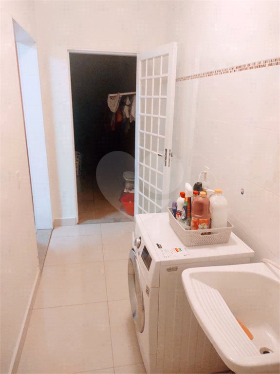 Casa térrea com 2 dormitórios.