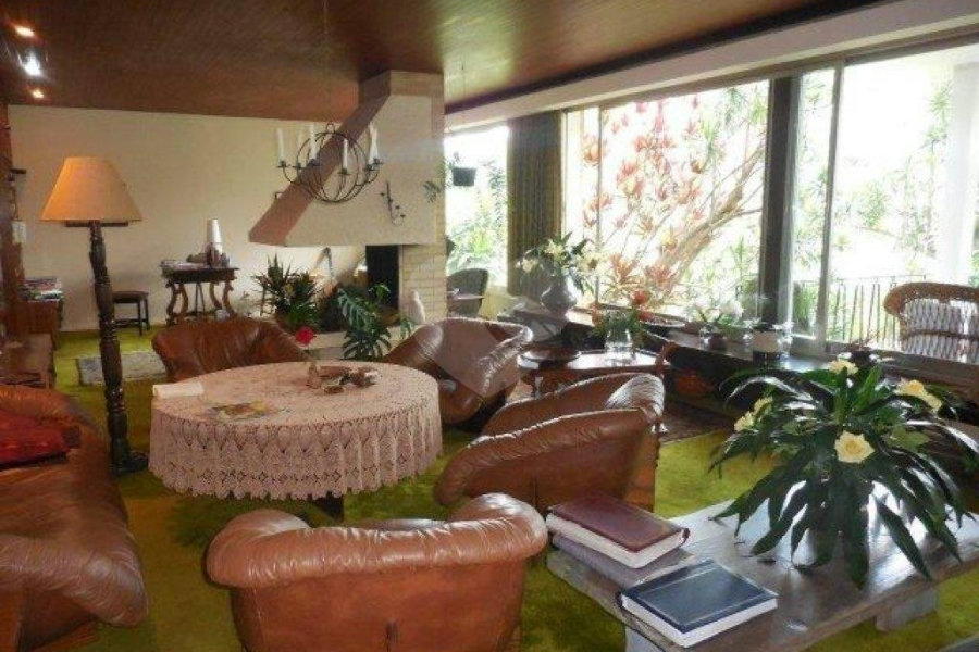 Casa à venda com 6 quartos, sendo 1 suíte, em Tremembé, São Paulo, SP