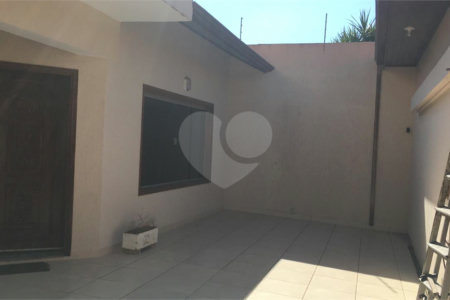 Sobrado à venda com 6 quartos, sendo 3 suítes, em Jardim Refúgio, Sorocaba, SP