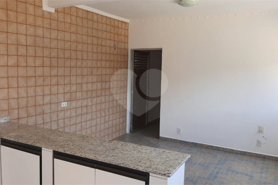 Casa à venda com 3 quartos, sendo 1 suíte, em Jardim Guairaca, São Paulo, SP