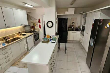 Casa à venda com 3 quartos, sendo 2 suítes, no condomínio La Vilette, São Paulo - SP
