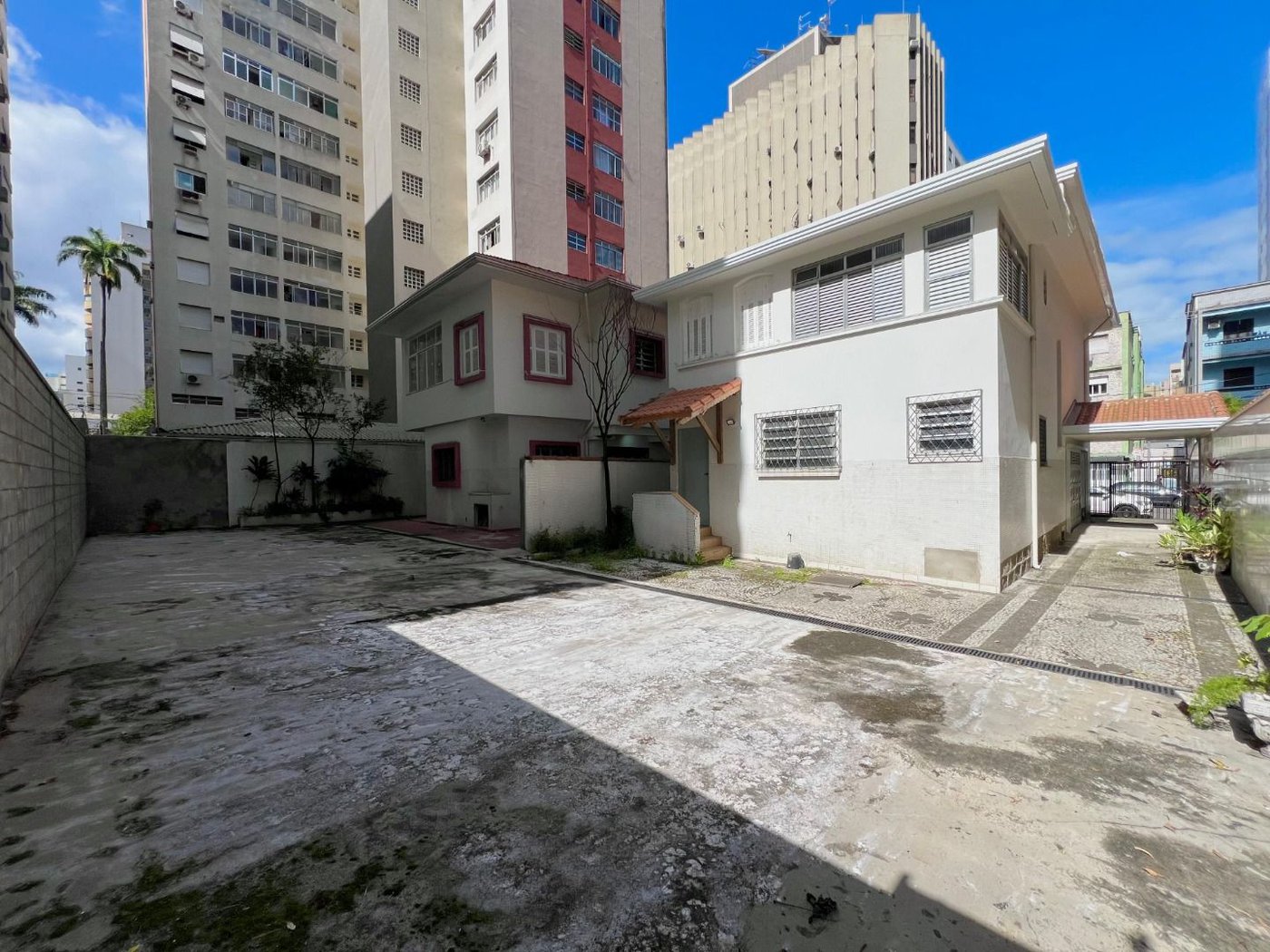 Casa com 3 dormitórios para alugar, 284 m² por R$ 21.162,89 - Gonzaga - Santos/SP