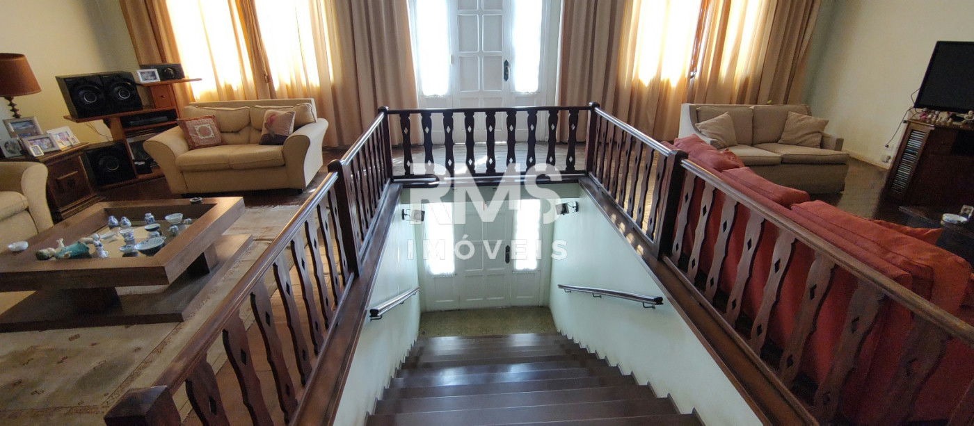 Casa à venda com 4 quartos, sendo 2 suítes,  no Centro, Itu, SP