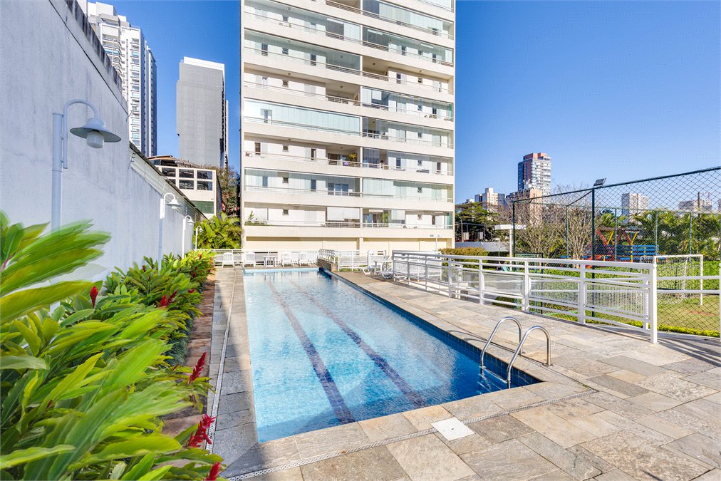 Apartamento à venda com 3 quartos, sendo 1 suíte, em Chácara Santo Antônio (zona Sul), São Paulo, SP