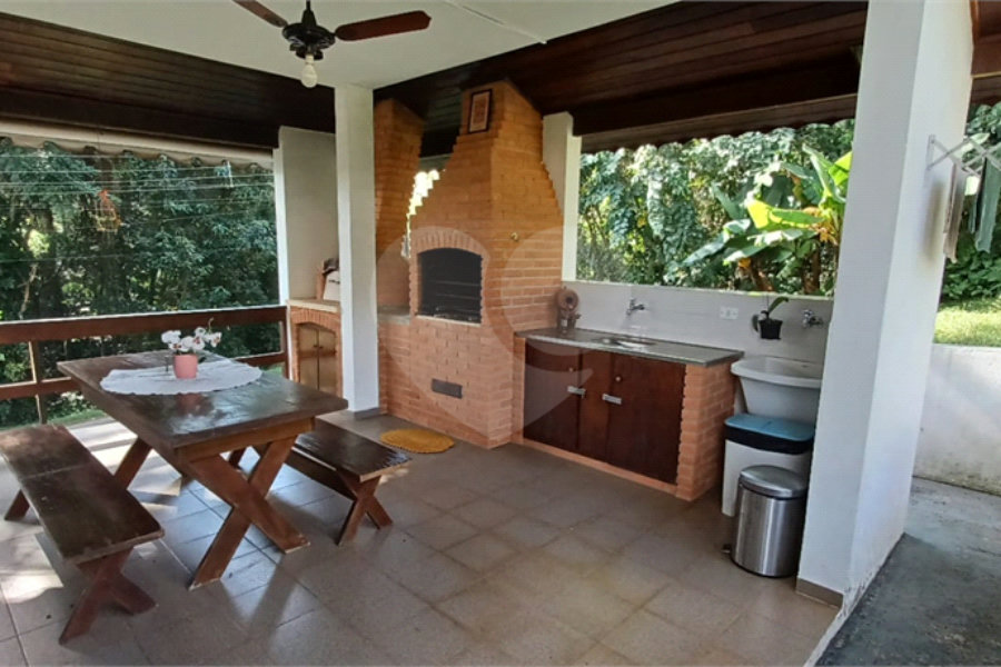 Casa à venda com 3 quartos, sendo 1 suíte, no condomínio Clube de Campo Fazenda Tabarã, Mairiporã - SP