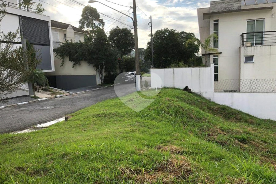 Terreno à venda em Horto, São Paulo, SP