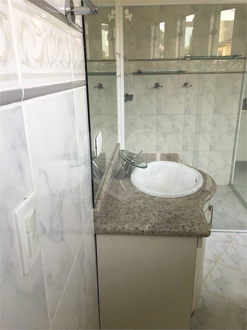 Sobrado à venda ou para alugar com 3 quartos, sendo 1 suíte, em Dos Casa, São Bernardo do Campo, SP