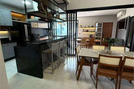 Casa à venda com 3 quartos, sendo 1 suíte, no condomínio Residencial Evidências, Indaiatuba - SP