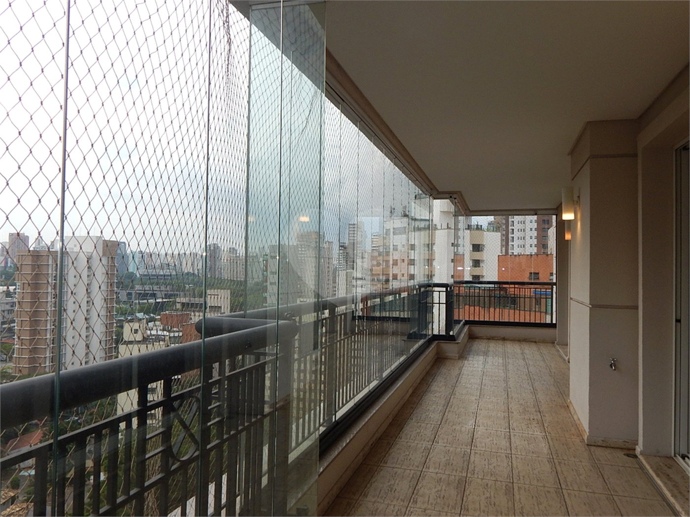 Apartamento à venda com 4 suítes em Moema, São Paulo, SP