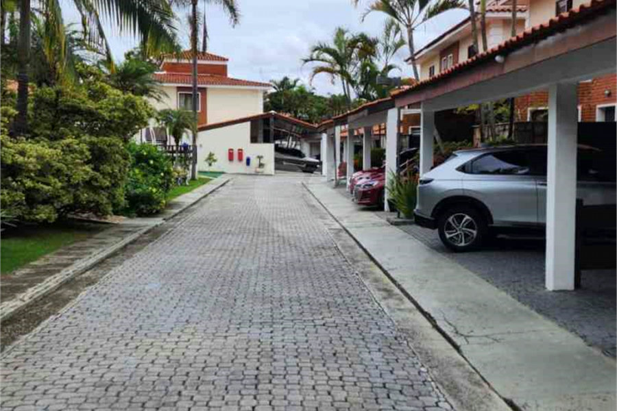 Casa à venda ou para alugar com 4 quartos, sendo 1 suíte,  em Tremembé, São Paulo, SP