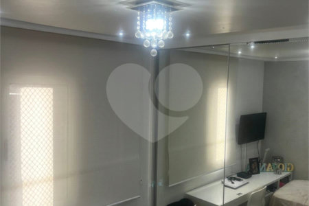 Apartamento à venda com 3 quartos, sendo 1 suíte,  em Mooca, São Paulo, SP