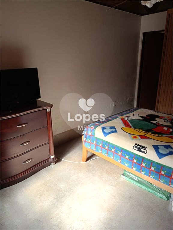 Chácara à venda com 5 quartos, sendo 3 suítes, em Loteamento Residencial Vista Linda, São José dos Campos, SP