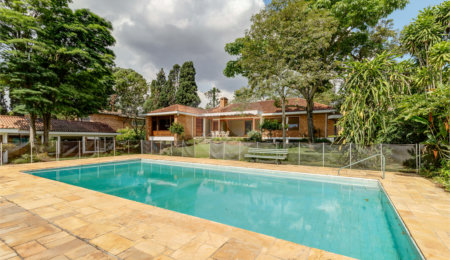 Casa Térrea à venda com 4 quartos, sendo 1 suíte,  em Chácara Monte Alegre, São Paulo, SP