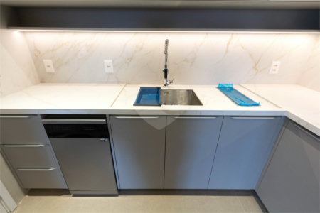 Apartamento à venda ou para alugar com 3 suítes em Moema, São Paulo, SP