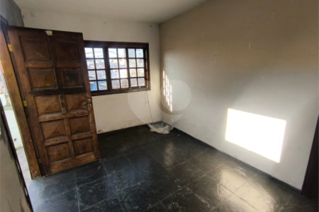 Casa à venda com 3 quartos em Jardim das Esmeraldas, São Paulo, SP