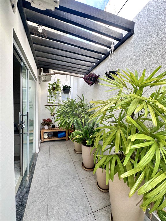 Sobrado à venda com 4 suítes em Jardim Shangri-lá, Cuiabá, MT