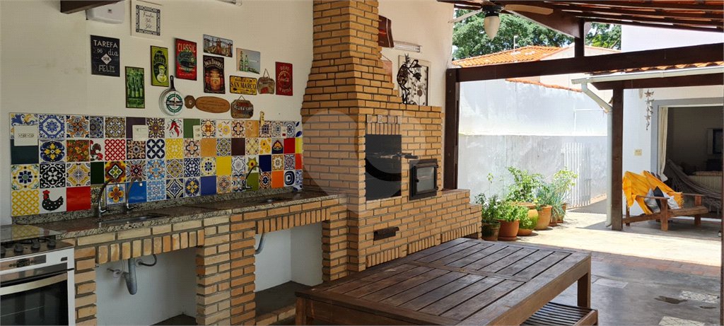 Sobrado à venda com 5 quartos, sendo 4 suítes, em Brooklin Velho, São Paulo, SP