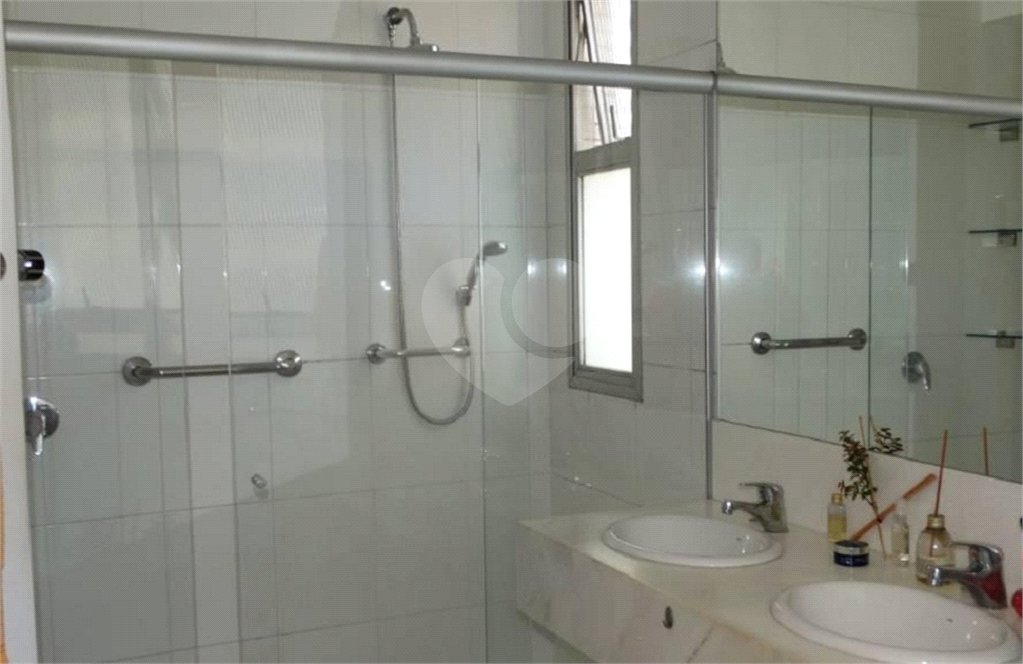 Cobertura à venda ou para alugar com 4 quartos, sendo 2 suítes, em Vila Uberabinha, São Paulo, SP